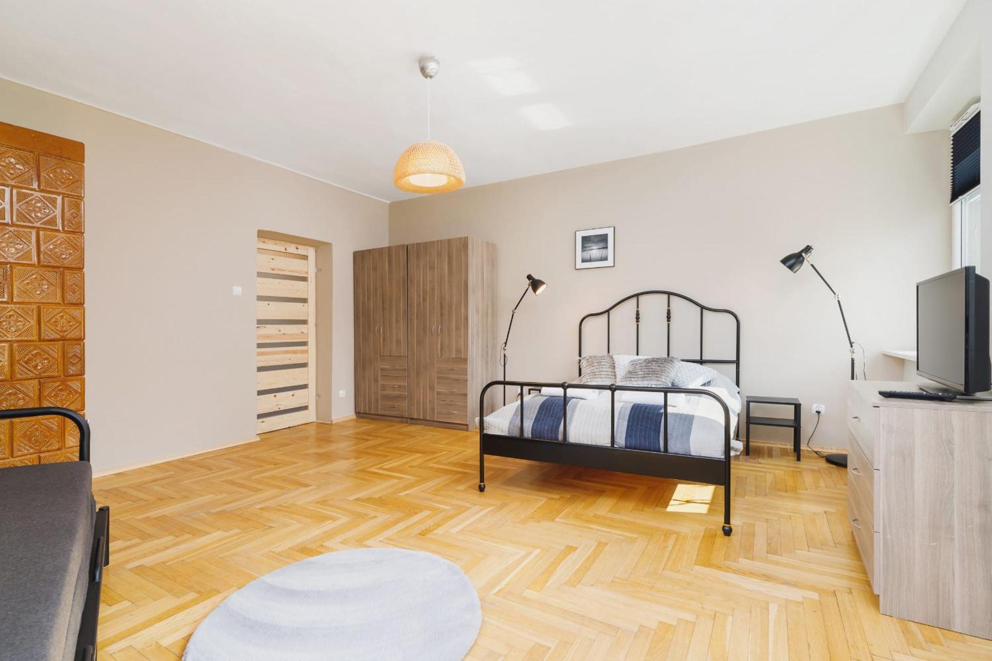 Spacious In A Great Location By Renters Apartment Krakau