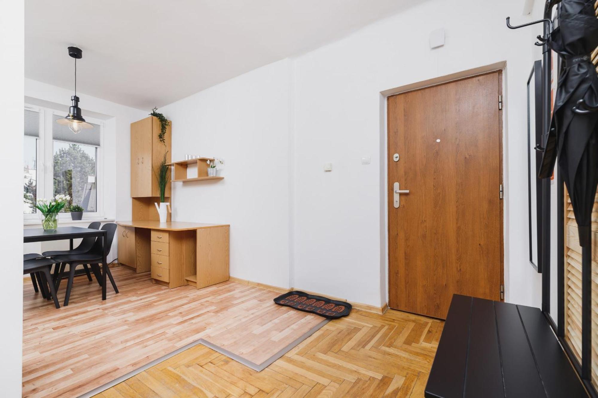 Spacious In A Great Location By Renters Apartment